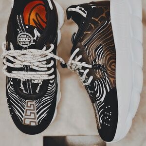 🔥 *RARE* VERSACE CHAIN REACTION ZEBRA FOR SALE | SIZE 46 EU (11-12 US) 🔥